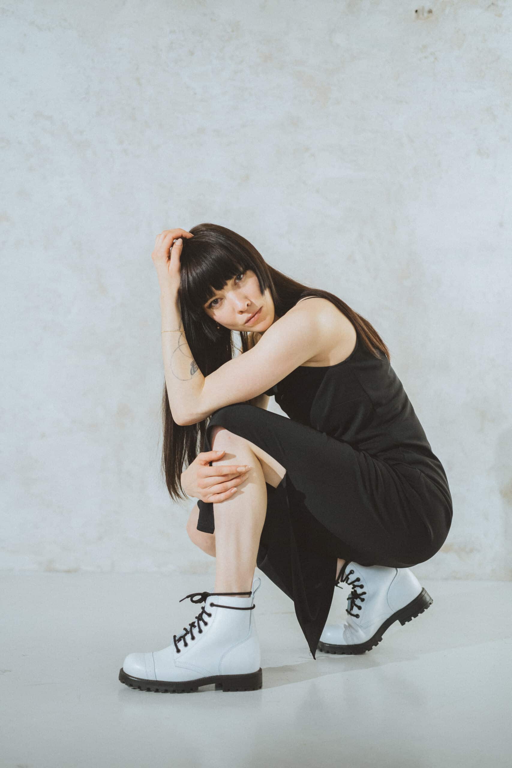 Unisex white water-repellent boots